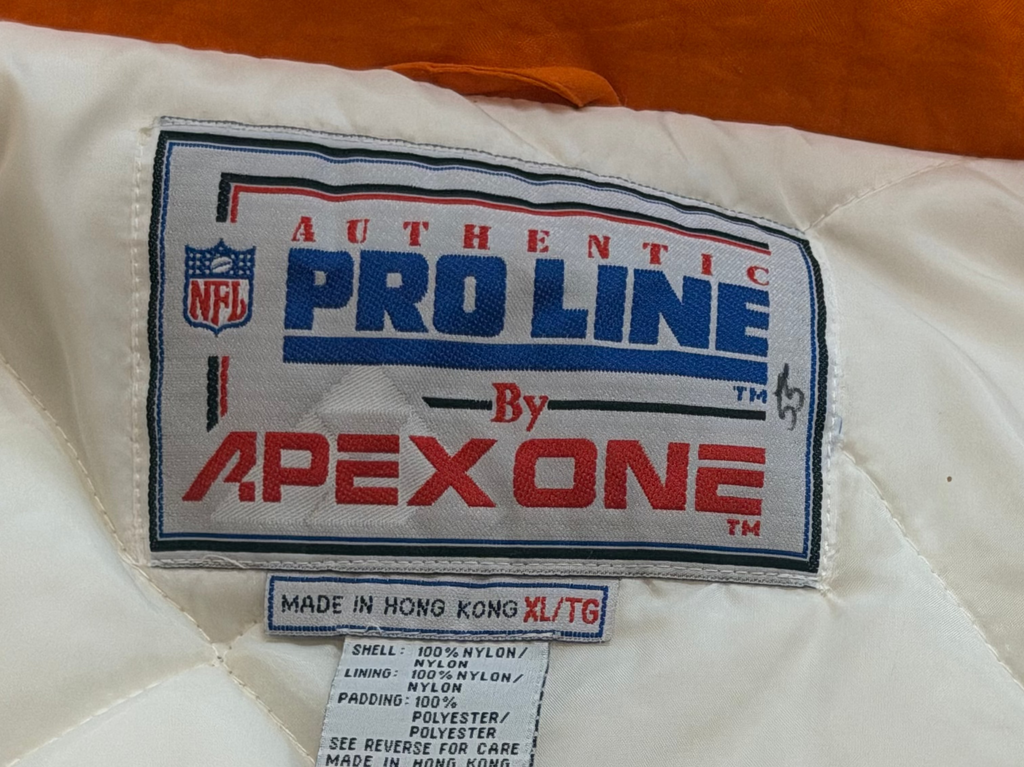 Authentic Vintage Tampa Bay Buccaneers Pro Line by Apex One Mens XL Puffer Jacket
