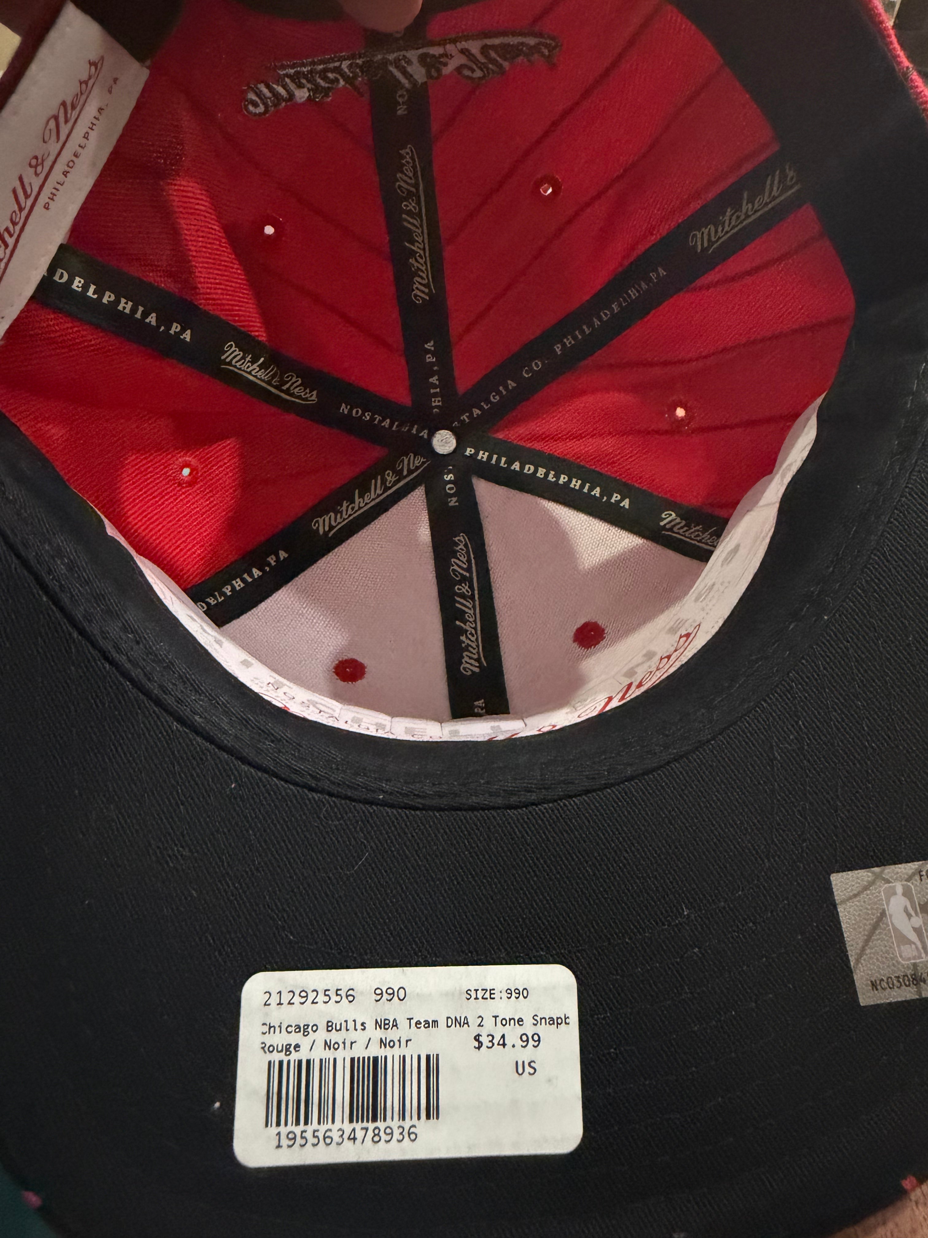 Chicago Bulls Mitchell & Ness DNA Snapback Hat