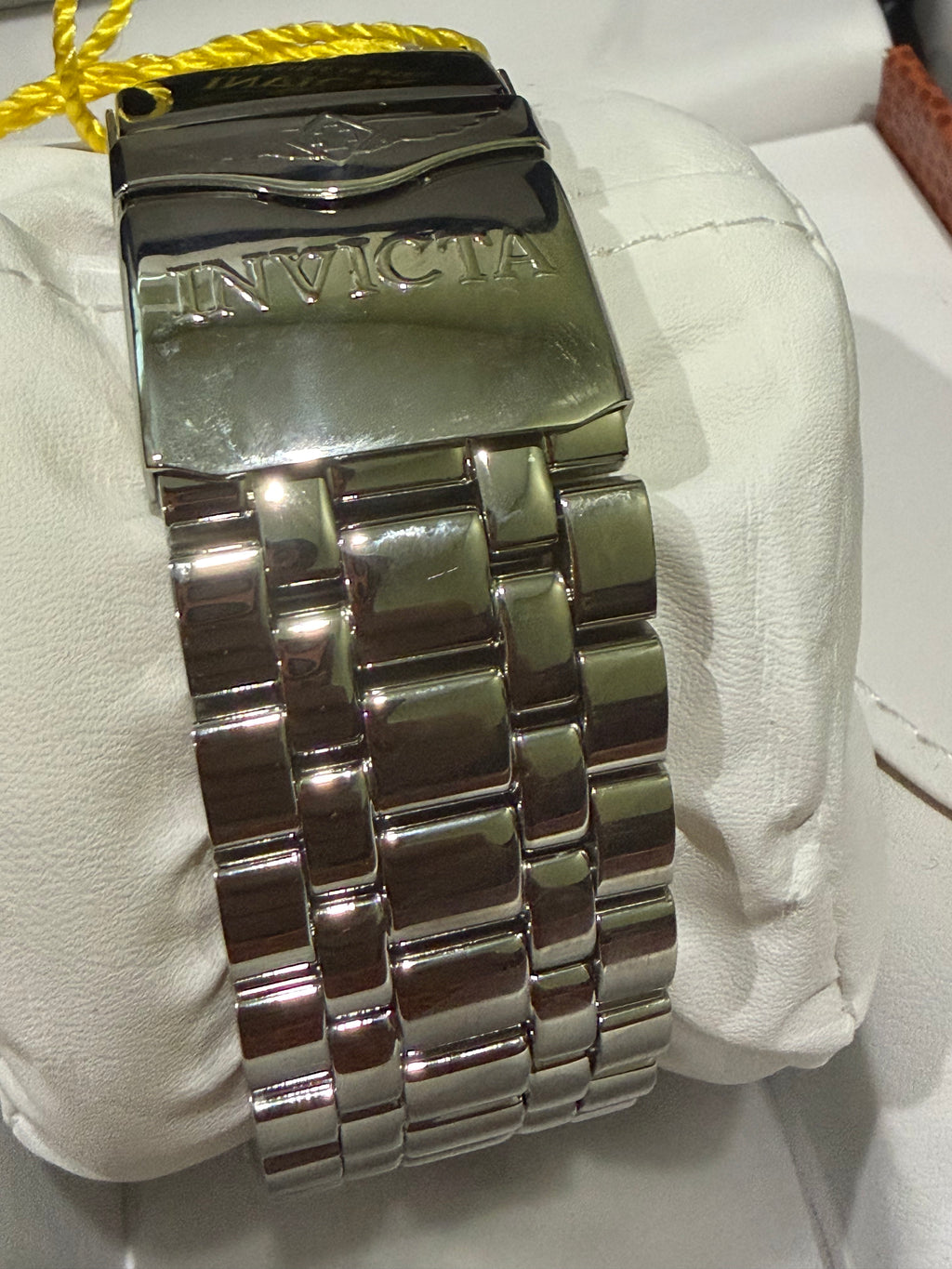 Tampa Bay Buccaneers Invicta #36154 RARE Mens Venom Reserve Watch