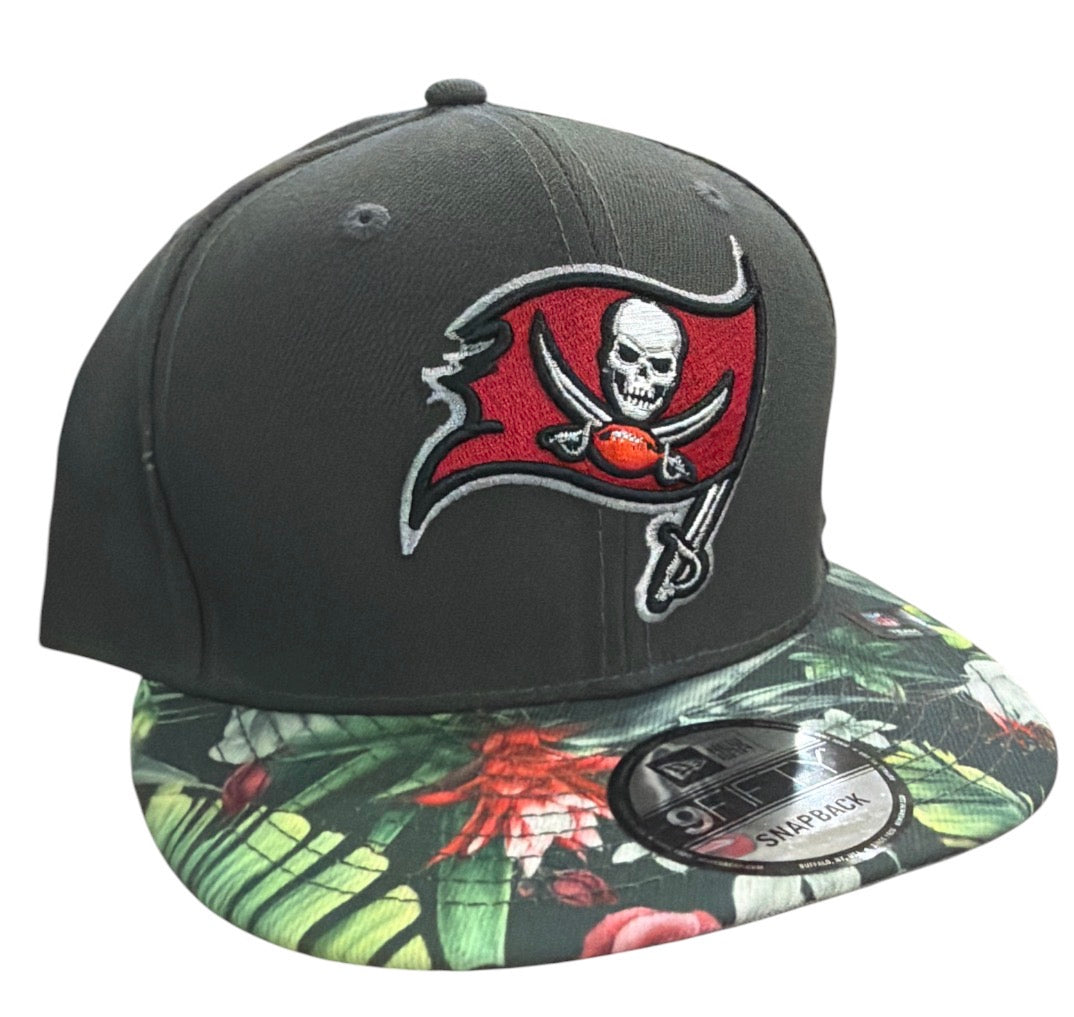 Tampa Bay Buccaneers New Era 9Fifty Floral Brim Snapback Hat