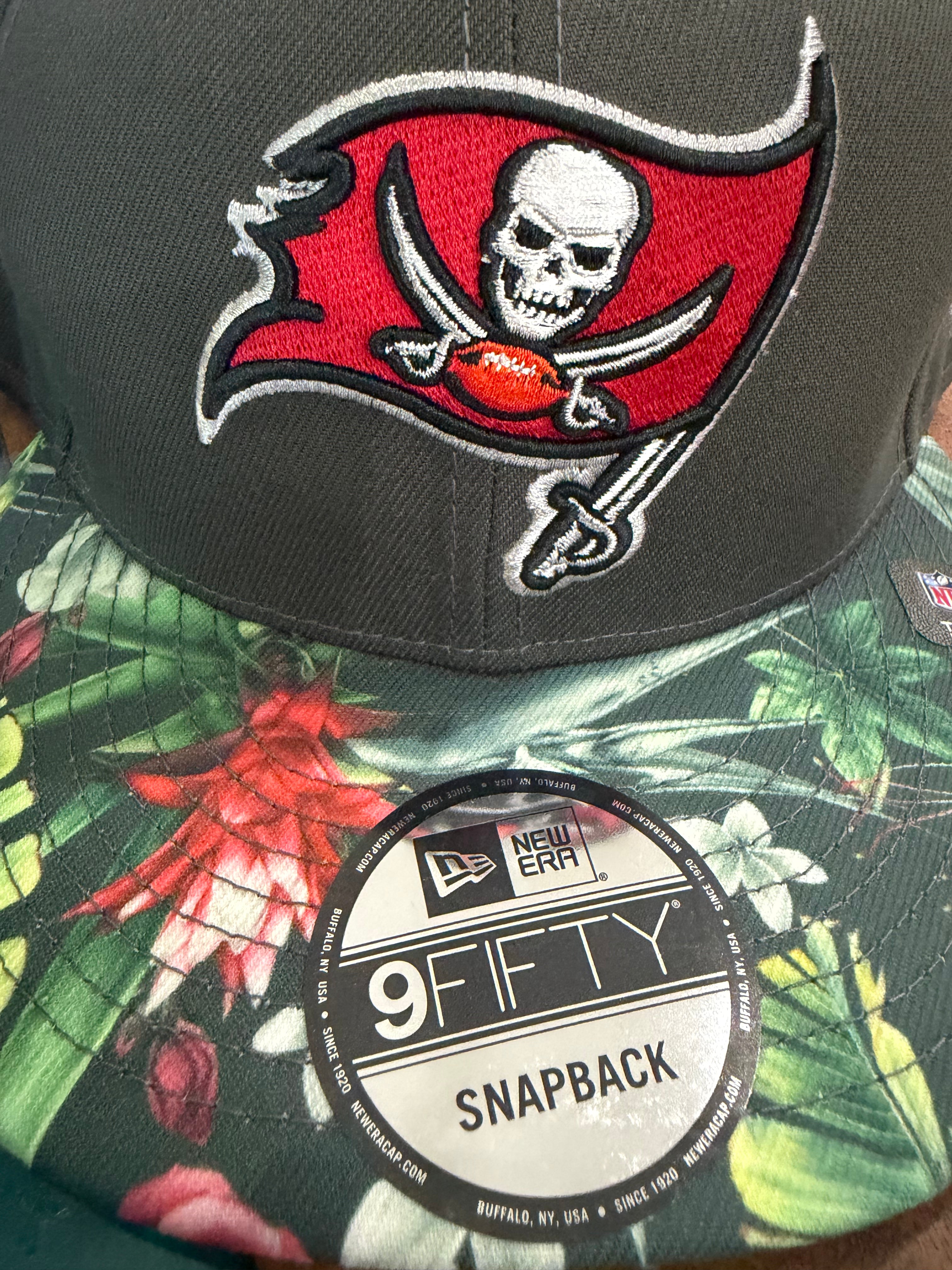 Tampa Bay Buccaneers New Era 9Fifty Floral Brim Snapback Hat