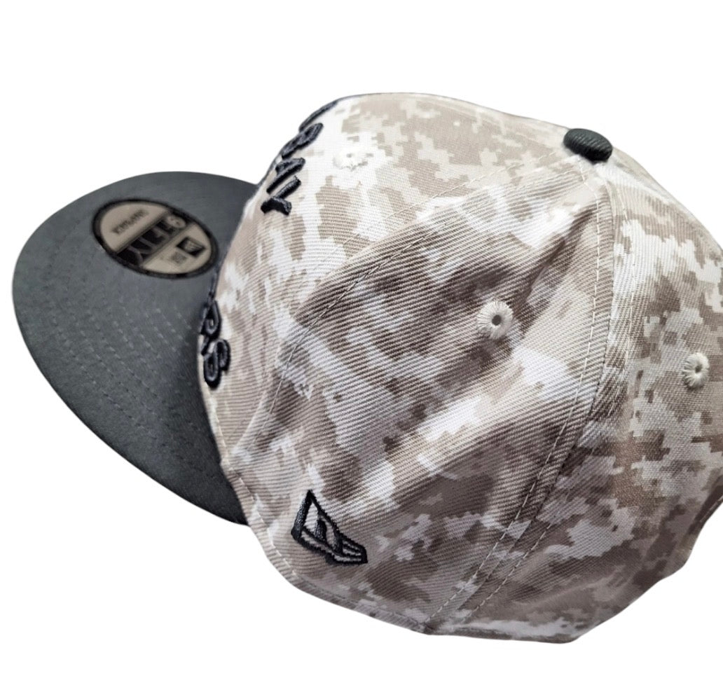 Tampa Bay Buccaneers New Era 9Fifty 2024 Salute To Service Snapback Hat