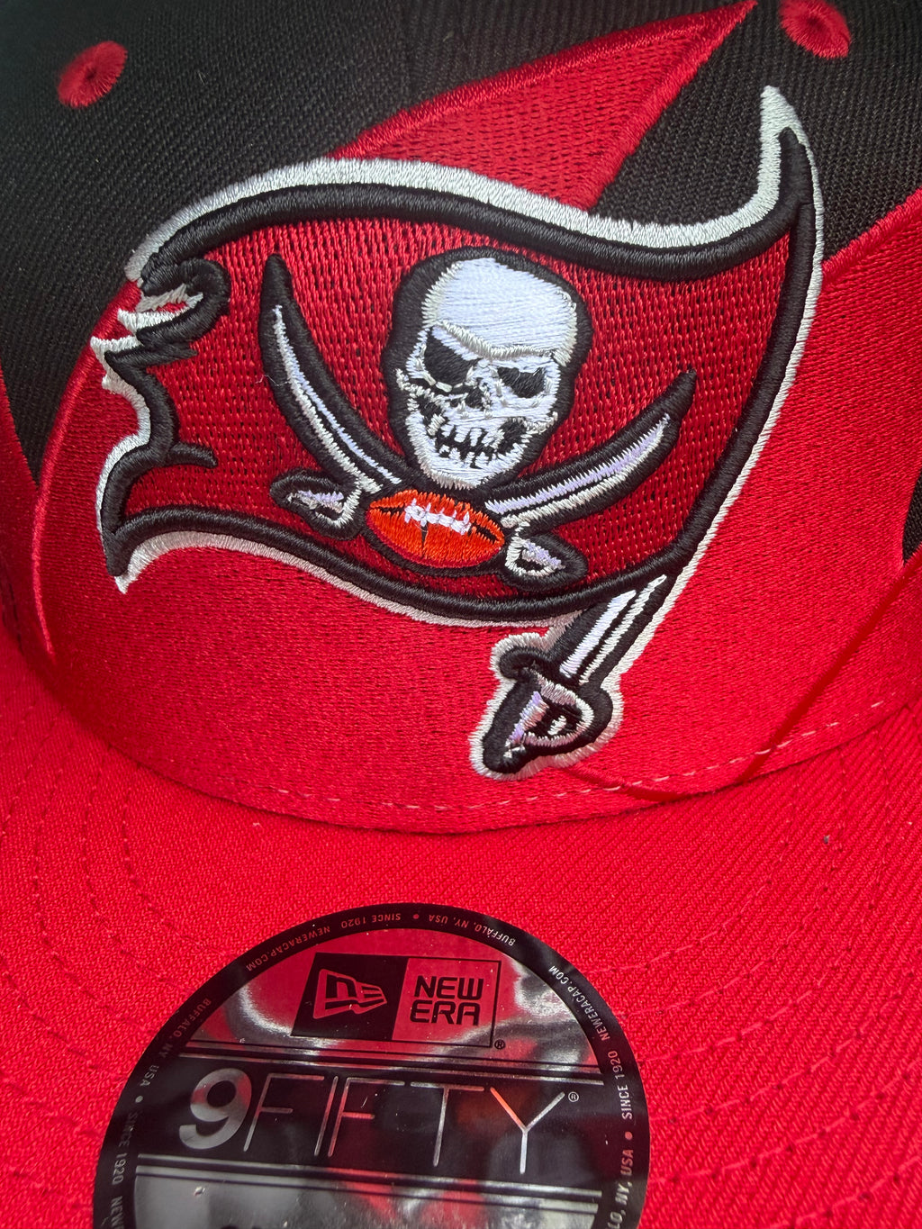 Tampa Bay Buccaneers New Era 9Fifty Lids Exclusive Snapback Hat