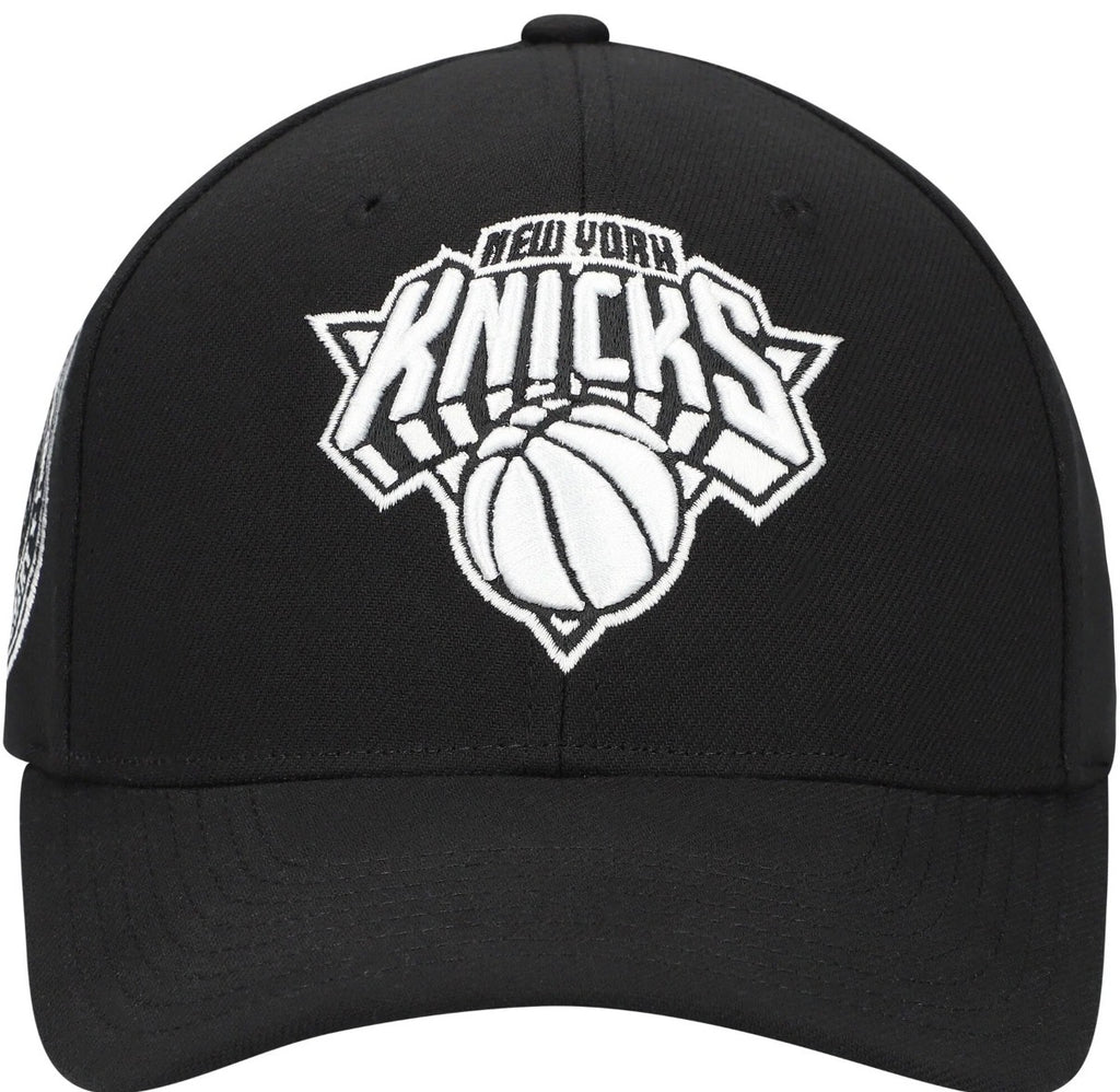 New York Knicks Mitchell & Ness Snapback Adjustable Hat
