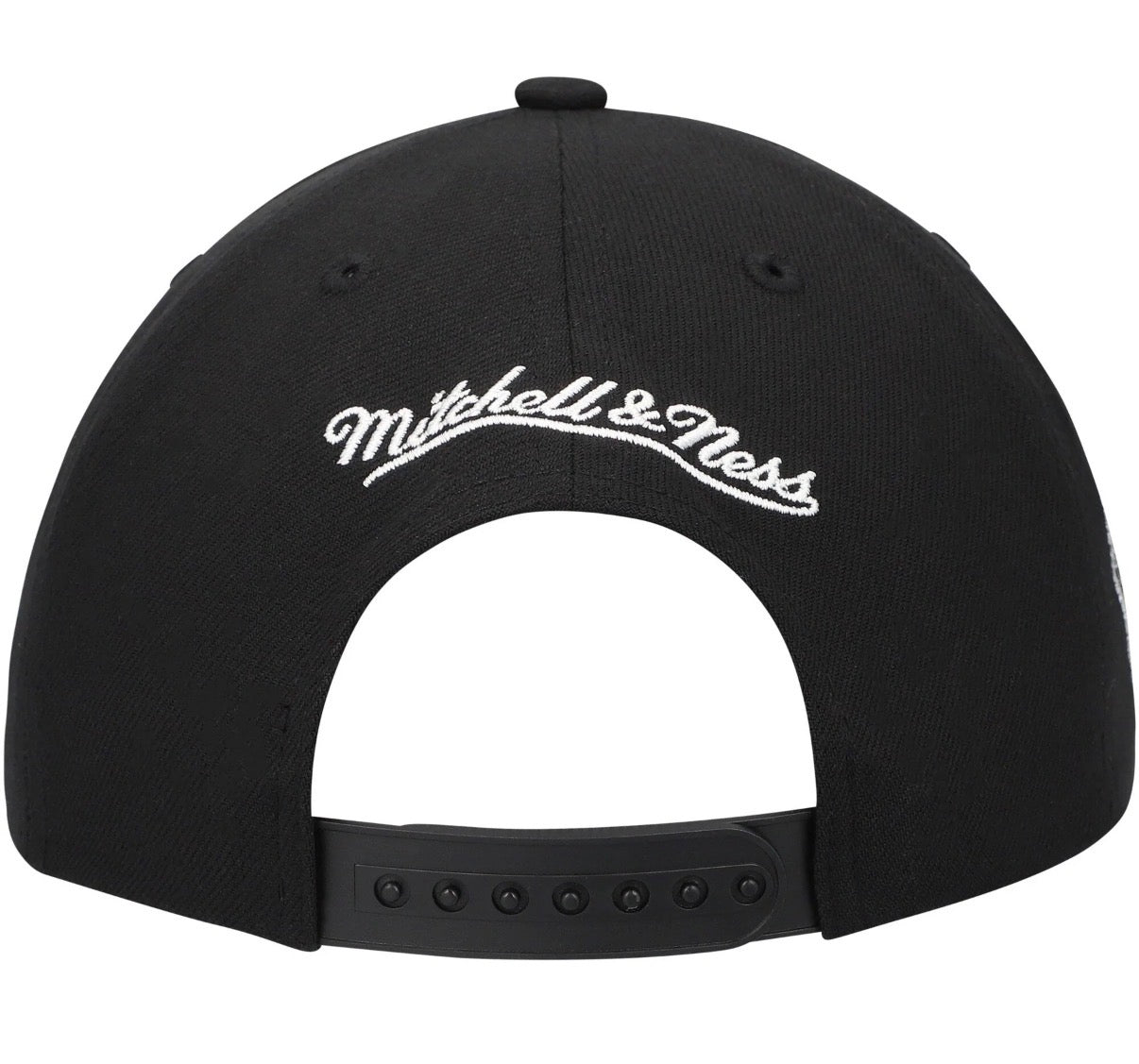 New York Knicks Mitchell & Ness Snapback Adjustable Hat